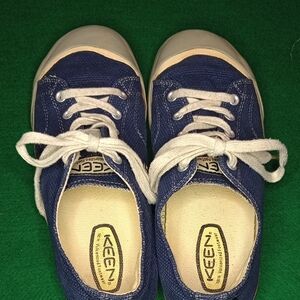 Keen Women's Navy and Cream Sneakers